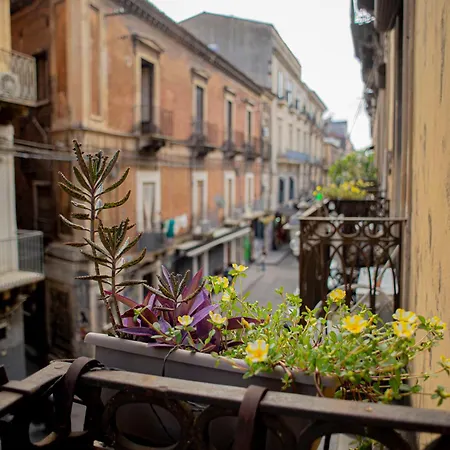 Mitha's Apartamento Catania